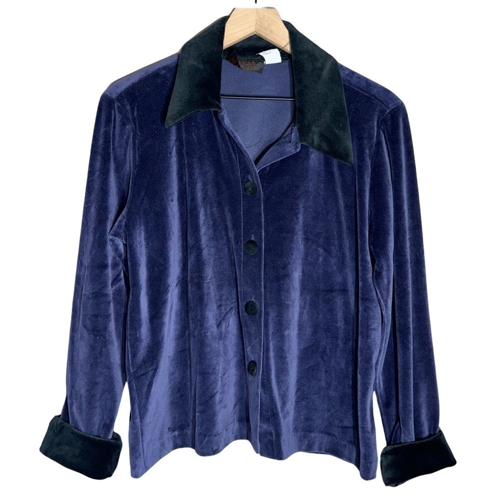 🌟 Kindred Spirit Velvet Button Up - Size M 🌟